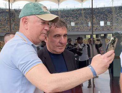 Cine e fostul fotbalist care s-a pozat cu Gică Hagi la evenimentul FRF de ...