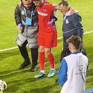 David Miculescu s-a accidentat în Farul - FCSB // FOTO: Ionuț Coman (GSP.ro)
