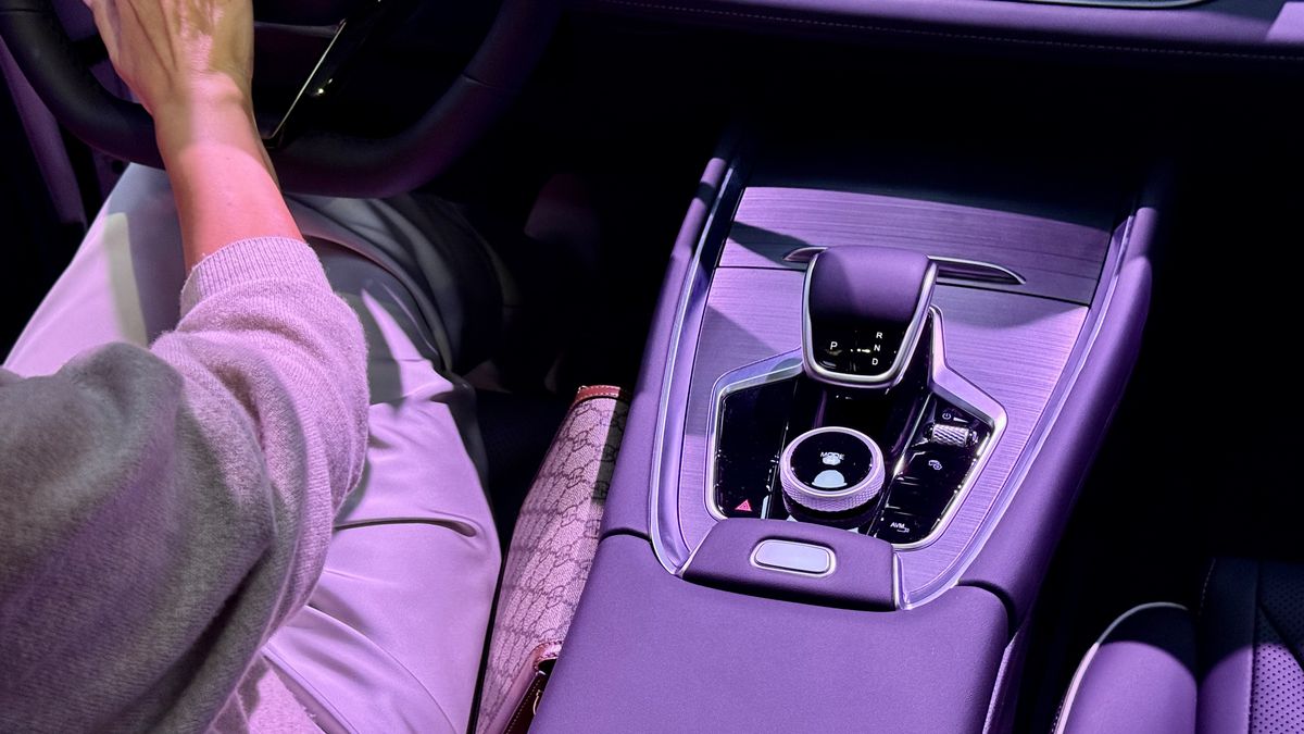 „Tancul” chinezesc care atacă piața SUV-urilor din România s-a lansat oficial la București