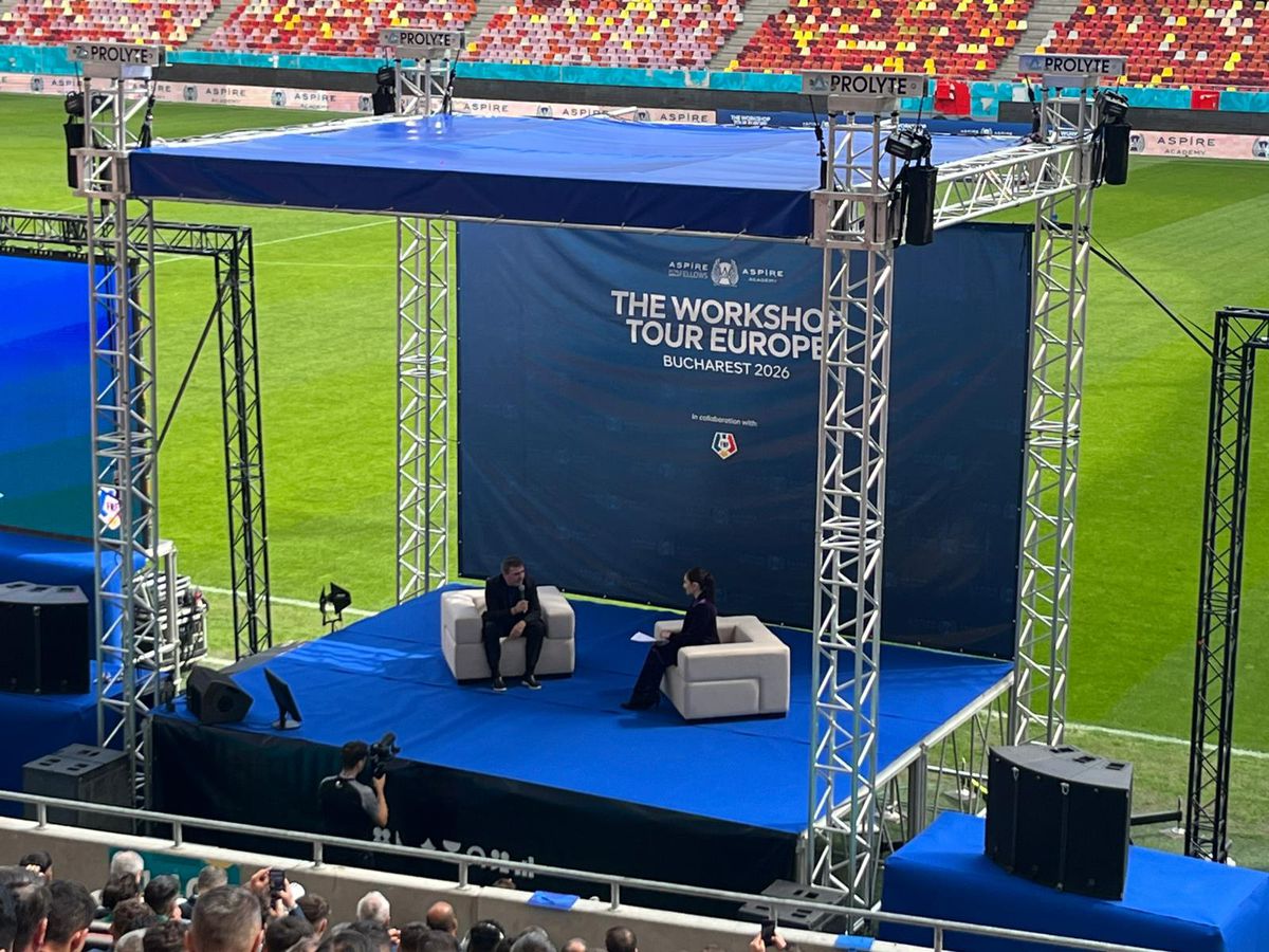 Cine e fostul fotbalist care s-a pozat cu Gică Hagi la evenimentul FRF de astăzi: au intrat în vestiarul Stelei în aceeași zi