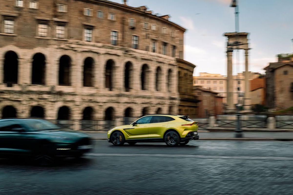 Denis Alibec, o nouă achiziție de lux! A apărut la Farul - FCSB cu o „bestie” de peste 200.000 de euro