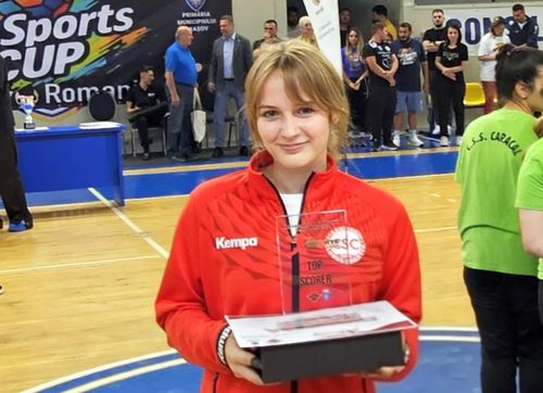 Apel umanitar pentru handbalista Carina Vasile // foto: Facebook