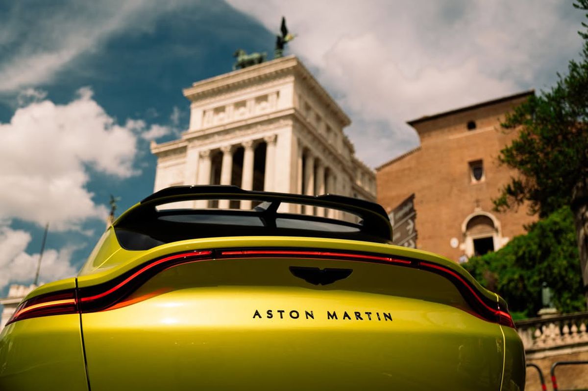 Denis Alibec, o nouă achiziție de lux! A apărut la Farul - FCSB cu o „bestie” de peste 200.000 de euro