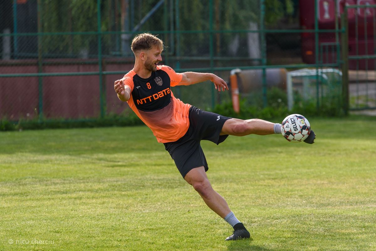 Part-time la CFR Cluj: campioana e în pericol să piardă doi titulari în play-off!