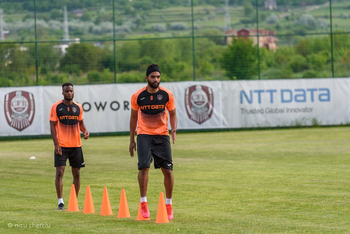 Part-time la CFR Cluj: campioana e în pericol să piardă doi titulari în play-off!
