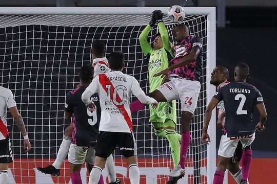 River Plate a jucat cu un mijlocaș în poartă și a câștigat în Copa Libertadores!