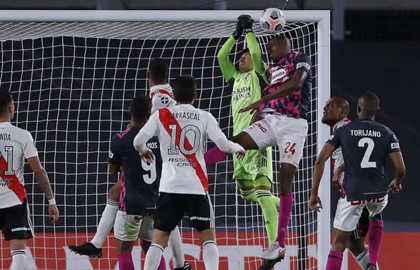 Incredibil! River Plate a jucat cu un mijlocaș în poartă și a câștigat în Copa Libertadores!