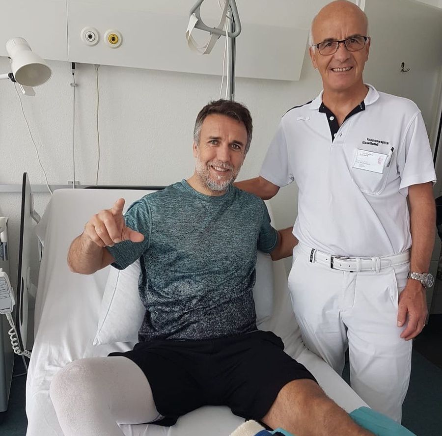 Gabriel Omar Batistuta, alături de doctor „Re Leone” cu gleznele distruse » Gabriel Batistuta repetă drama lui Van Basten și plătește scump golurile sale
