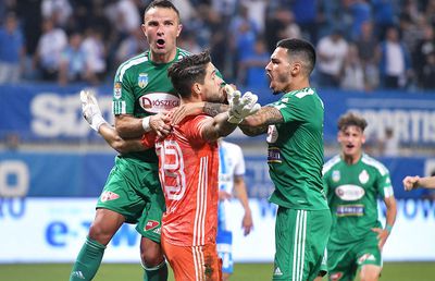 Românul care nu a dus mâna la inimă în timpul imnului explică: „Am făcut un sezon bun și nu m-a sunat nimeni de la națională ... Dacă va veni un semn din Ungaria, nu voi refuza”