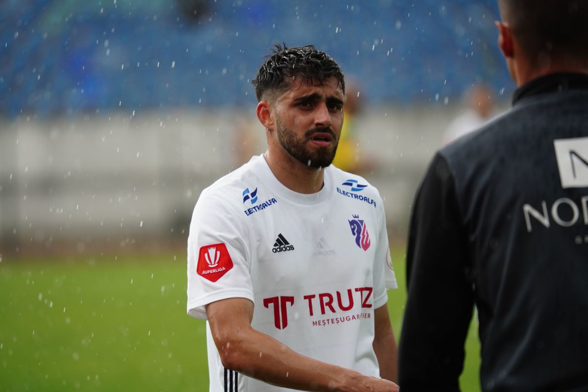 10 lucruri observate de reporterul GSP la FC Botoșani - CS Mioveni » Flori, lacrimi, aplauze și multe debuturi