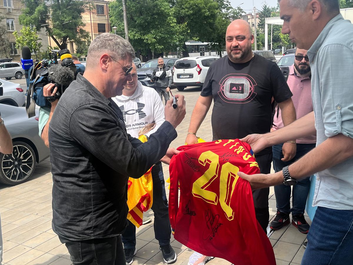 Miodrag Belodedici a împlinit 60 de ani și a fost sărbătorit de colegii din Generația de Aur: „Mă simt la fel de bine că la 40!”