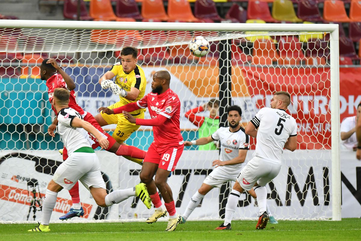 Gol nePOLITICos în Dinamo - Csikszereda! Fentă à la Iniesta, iar Arena Națională a ERUPT!