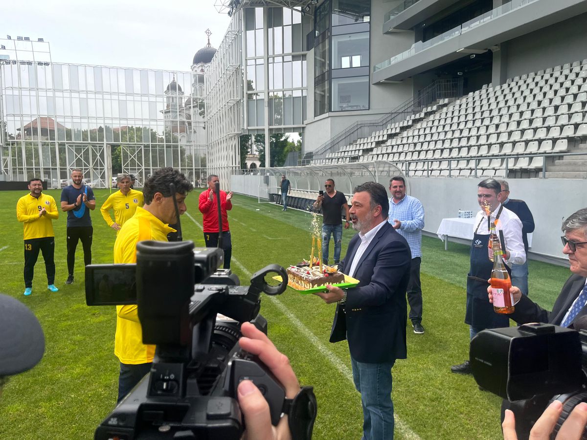 Miodrag Belodedici a împlinit 60 de ani și a fost sărbătorit de colegii din Generația de Aur: „Mă simt la fel de bine că la 40!”