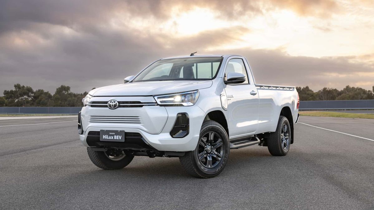 Cum arată modelul Hilux, prima mașină full electric de la Toyota