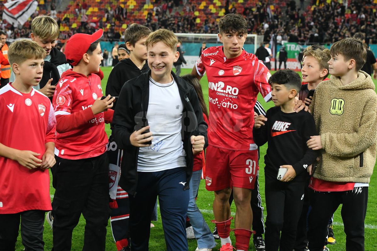 Ce s-a întâmplat pe gazon imediat după Dinamo - Csikszereda!