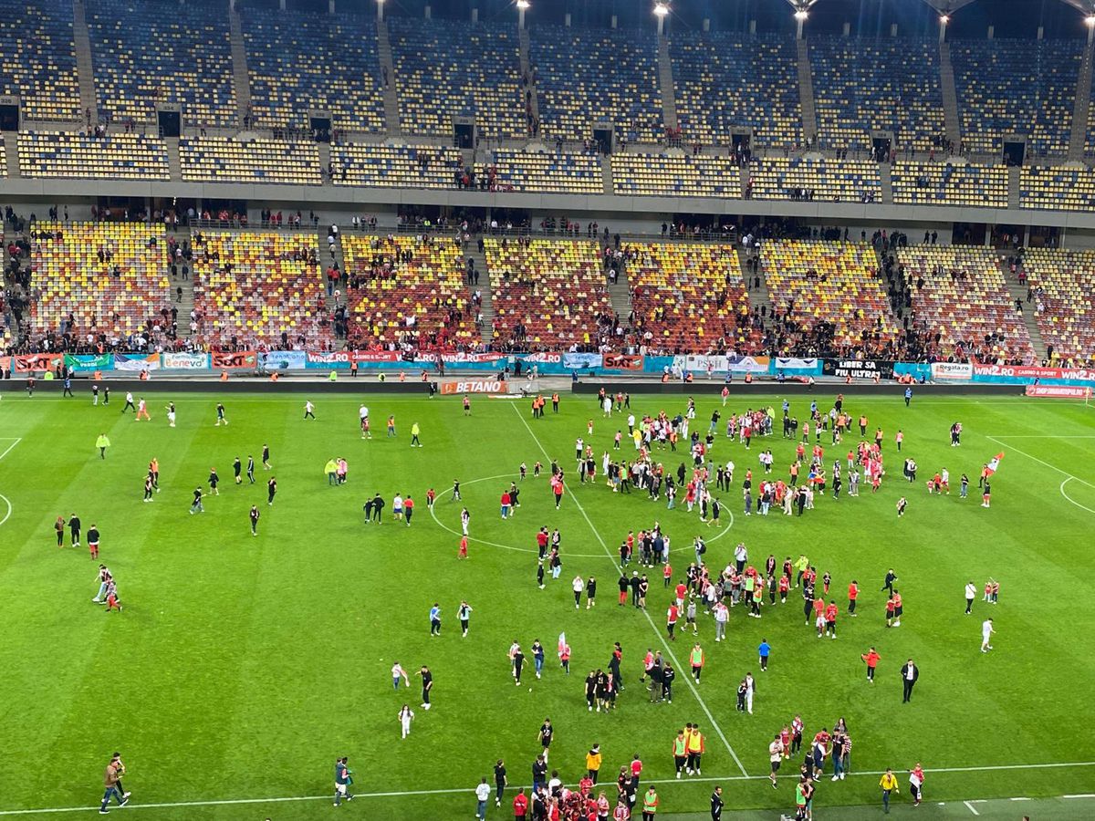 Invazie pe teren după Dinamo - Csikszereda