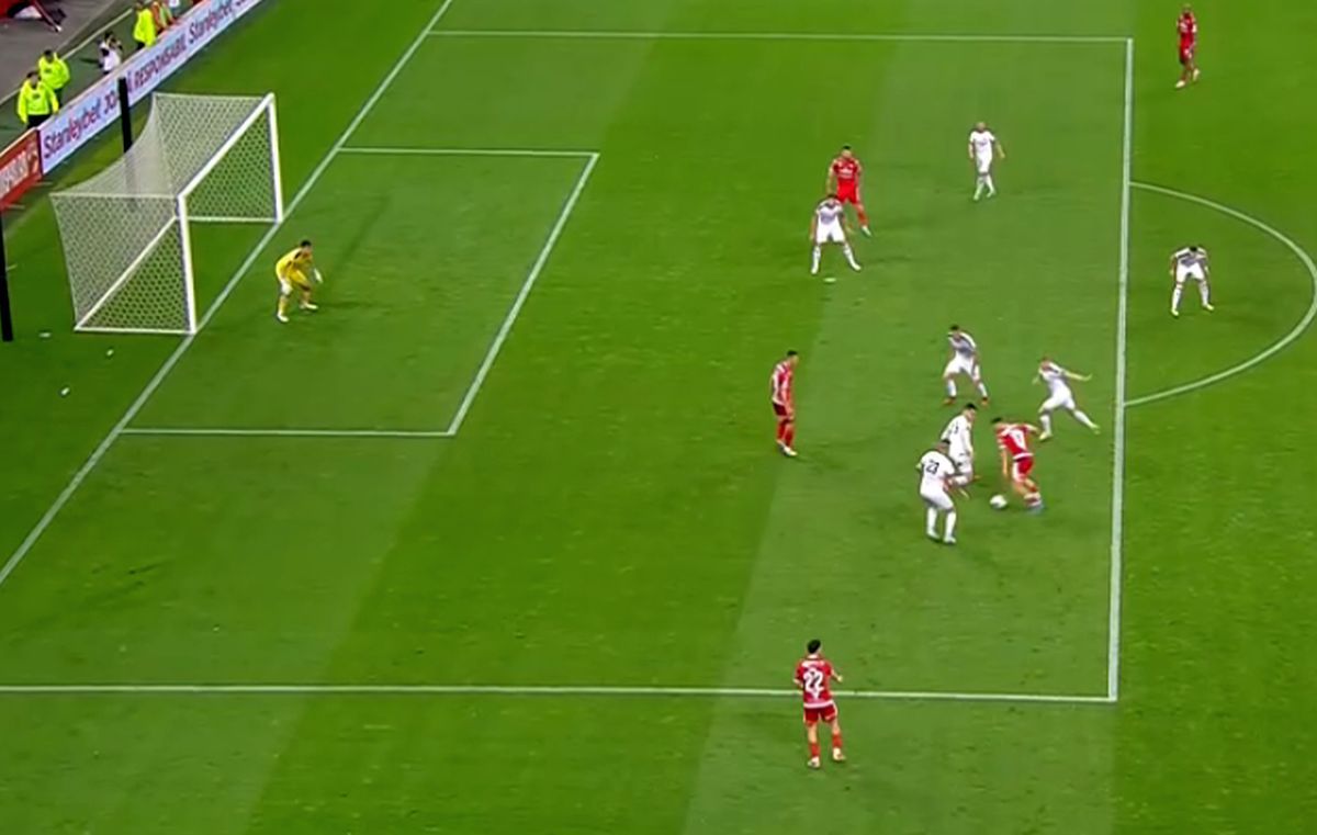 Dennis Politic, gol senzațional în Dinamo - Csikszereda