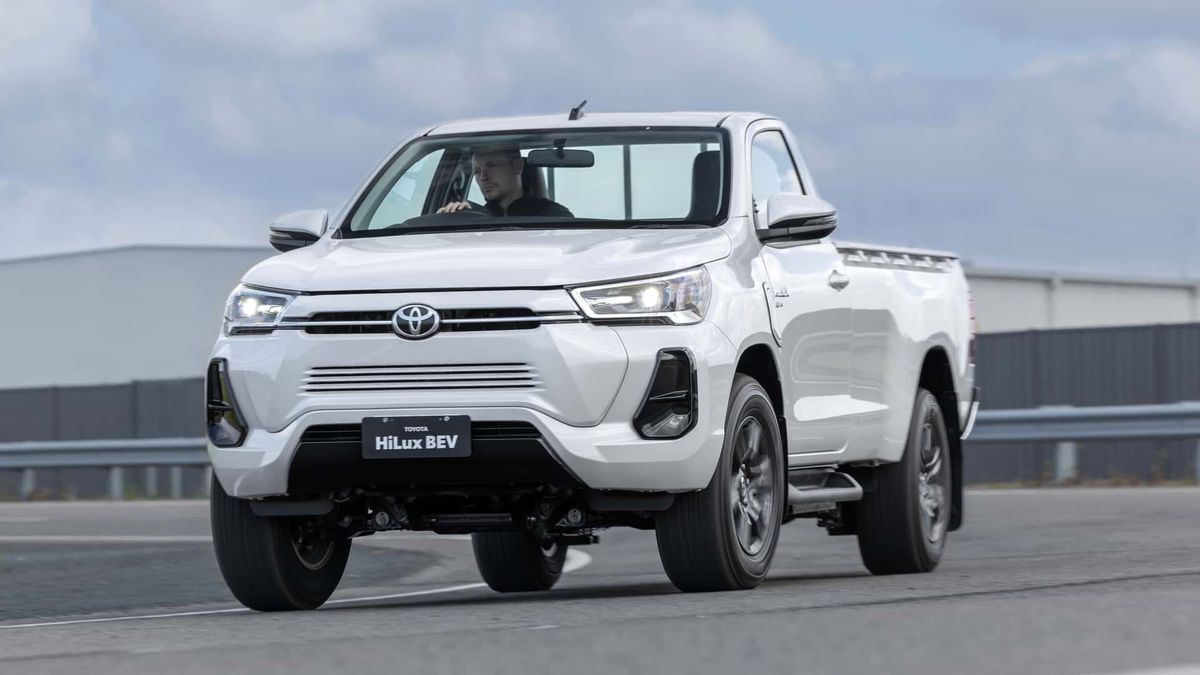 Cum arată modelul Hilux, prima mașină full electric de la Toyota