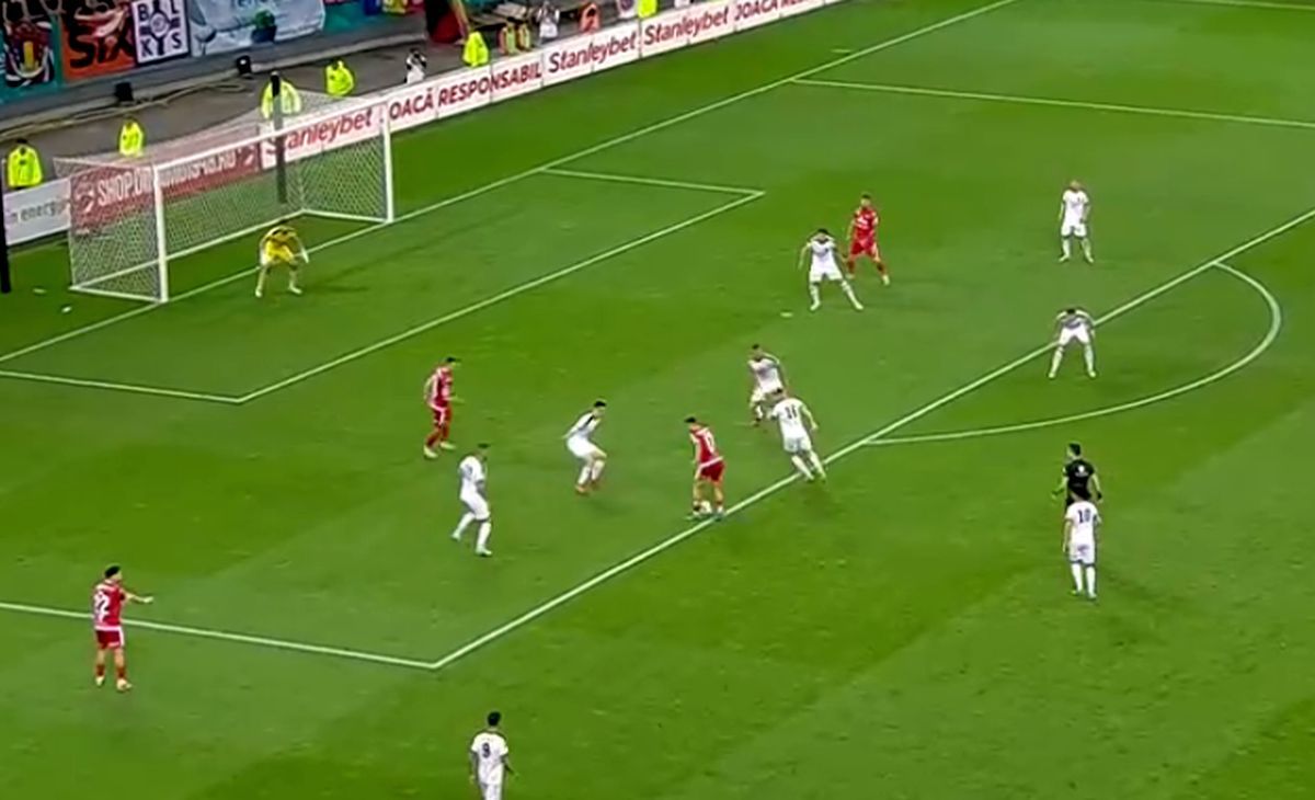 Dennis Politic, gol senzațional în Dinamo - Csikszereda