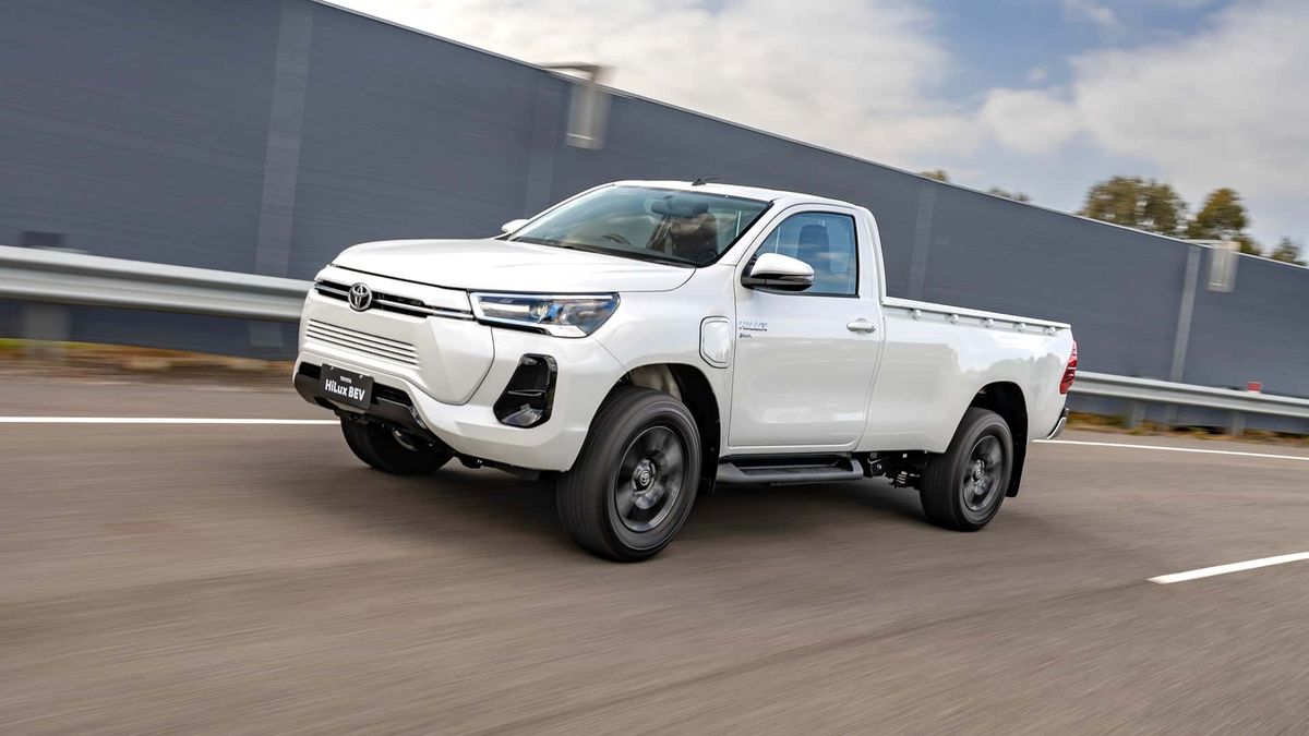 Cum arată modelul Hilux, prima mașină full electric de la Toyota