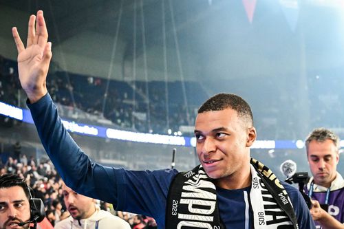 Kylian Mbappe, la despărțirea de fanii lui PSG, pe Parc des Princes / Foto: Imago