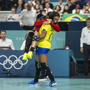 Tamires Araujo a sărit în ajutorul prietenei sale Albertina Kassoma / FOTO: Imago