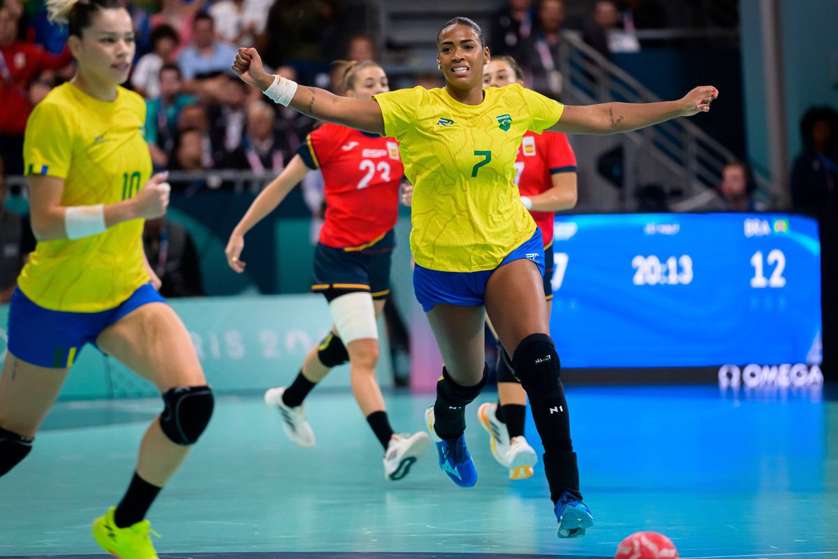 O jucătoare a Gloriei Bistrița, premiată la Gala World Fair Play Awards » Imagini cu gestul care a făcut înconjurul lumii