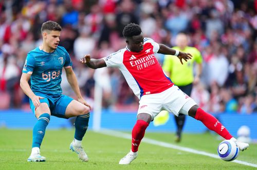 Milos Kerkez și Bukayo Saka în Arsenal - Bournemouth / Foto: Imago Images