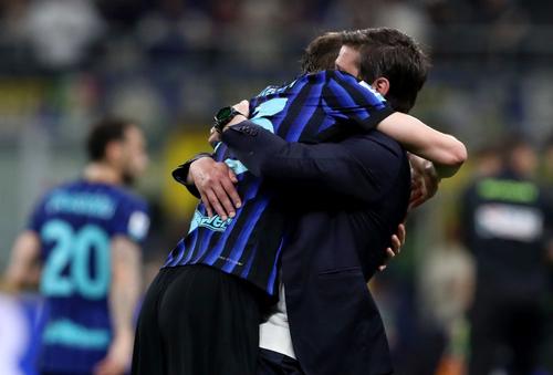 Cristi Chivu l-a folosit pe Nicolo Barella în 48 de meciuri la Inter, în care mijlocașul lui Inter a reușit 3 goluri și 10 assisturi / Foto: GettyImages