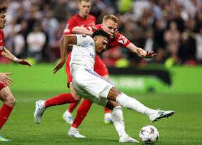 Aston Villa - Freiburg, finala Europa League » Rogers, șut puțin alături