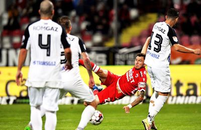 Discriminare în Liga 1?! Un fost secund acuză președintele: „Să nu aibă jucătorul ochii destul de albaștri?”