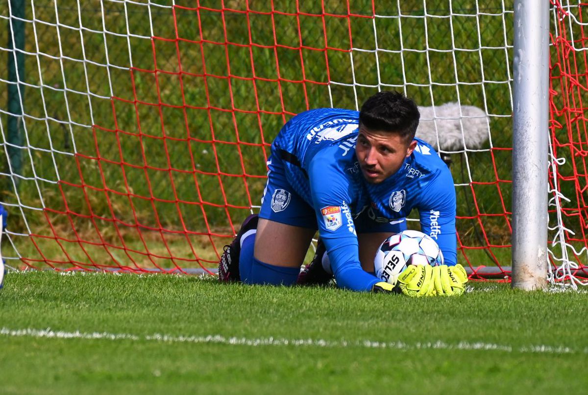 Cum arată CFR Cluj cu Marius Șumudică pe bancă: 4 concluzii despre jocul campioanei » Șumudică nu-și menajează jucătorii: „Treziți-vă, că nu sunteți Xavi și Iniesta!”