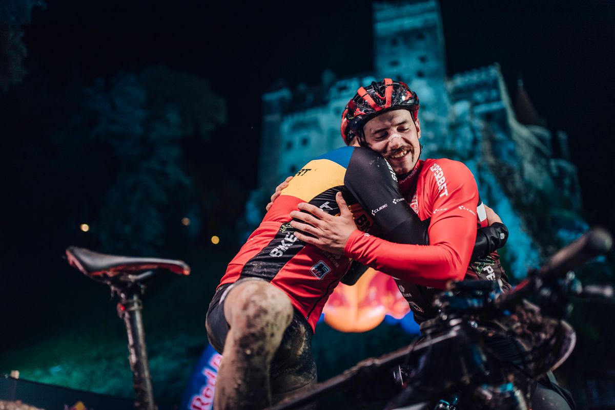 Vampire Trails 2021 » A fost spectacol pe cărările legendare ale castelului Bran