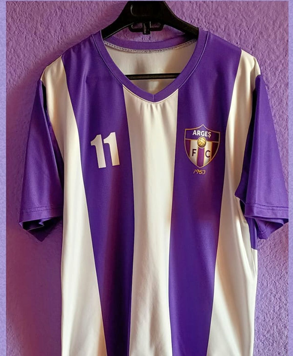 El e suporterul român care și-a transformat camera în muzeu » Mii de piese de colecție cu echipa favorită: „E costisitor, dar satisfacțiile sunt pe măsură”