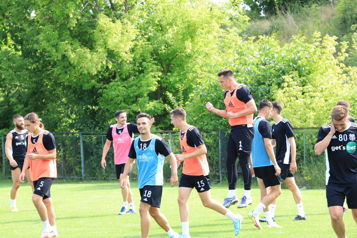 Steaua s-a înțeles cu un atacant din Liga 1: „Mâine semnează contractul”