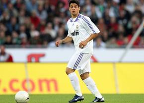 Un fost jucător de la Real Madrid, dezvăluiri uluitoare: „Făceam baie în parfum ca să nu miros a alcool la antrenament”