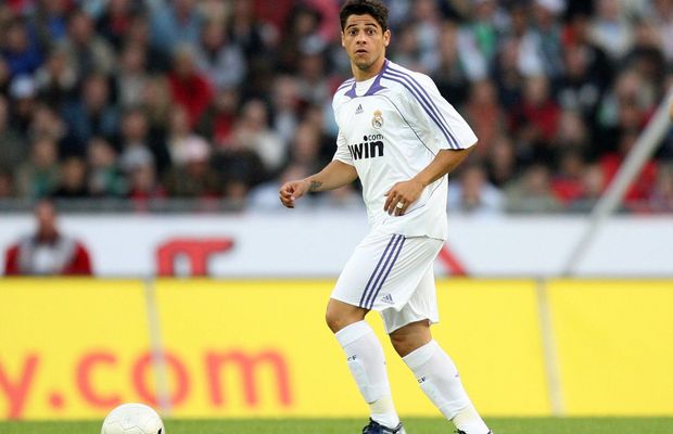 Un fost jucător de la Real Madrid, dezvăluiri uluitoare: „Făceam baie în parfum ca să nu miros a alcool la antrenament”