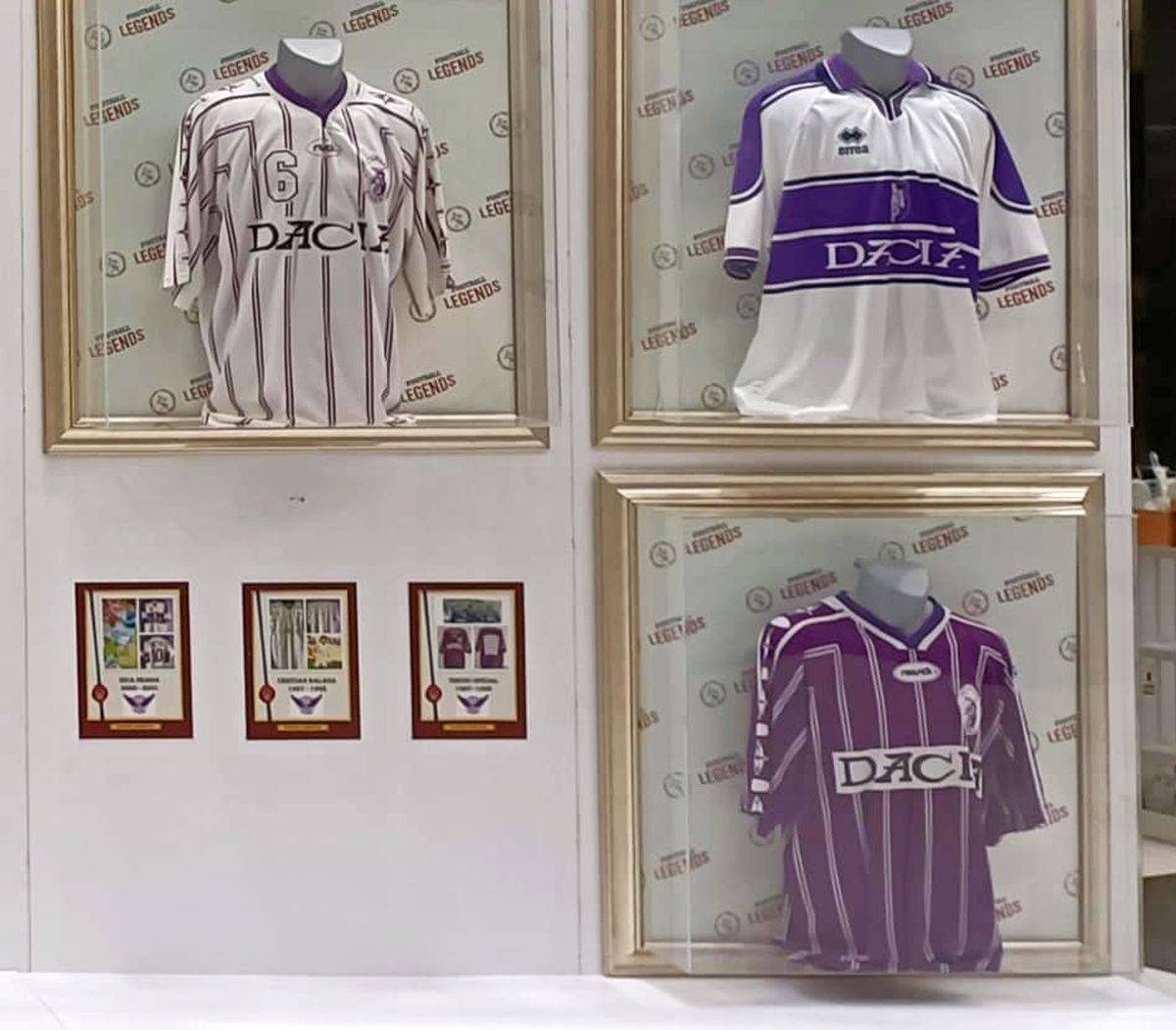 Cel mai mare colecționar din fotbalul românesc - piese de muzeu în alb și violet