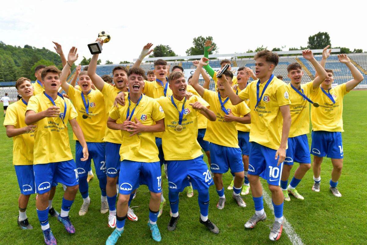 Fiul unui fost atacant din Liga 1, următorul pariu al lui Hagi la Farul?! „E «decar», arată bine! Are calități și perspective mai mari decât am avut eu”