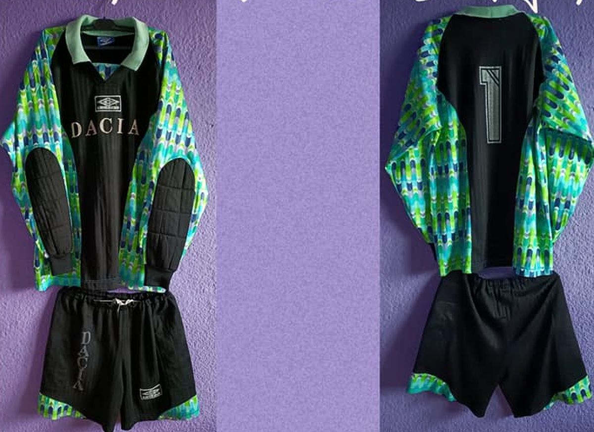 El e suporterul român care și-a transformat camera în muzeu » Mii de piese de colecție cu echipa favorită: „E costisitor, dar satisfacțiile sunt pe măsură”