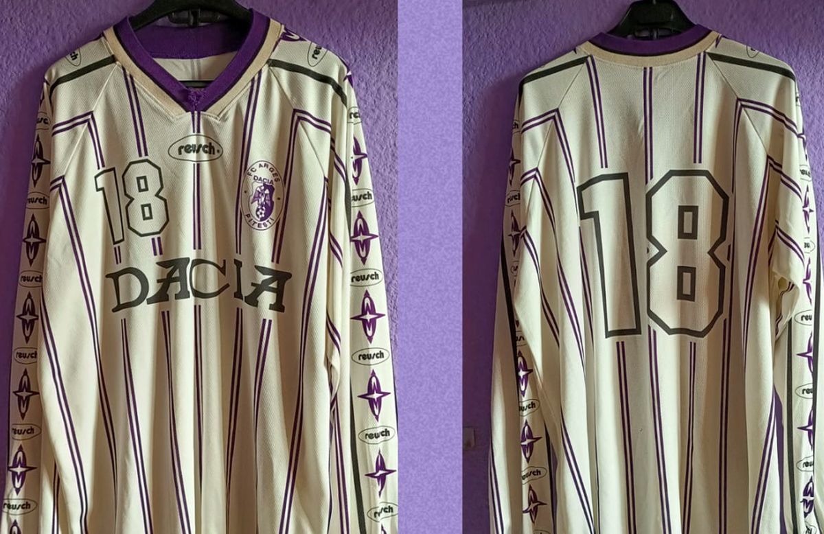 El e suporterul român care și-a transformat camera în muzeu » Mii de piese de colecție cu echipa favorită: „E costisitor, dar satisfacțiile sunt pe măsură”