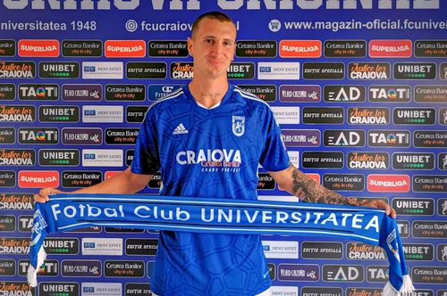 Andrea Padula, prezentat oficial la FCU Craiova. 
Foto: Facebook @ Fotbal Club Universitatea 1948