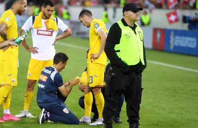 Două convocări de urgență făcute de Săndoi în locul lui Mihăilă și Grameni, ambii accidentați