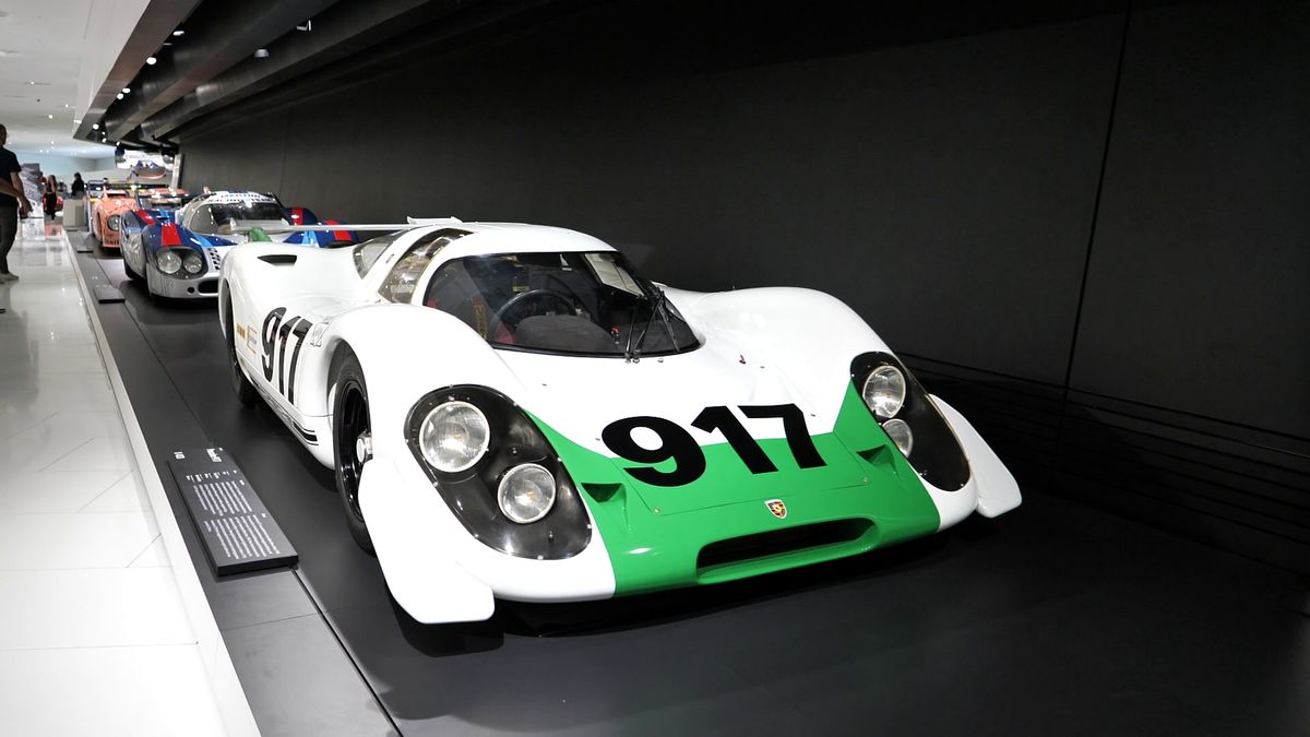 GSP.RO a intrat în culisele celui mai spectaculos muzeu auto din lume » O oră petrecută la Porsche, în Germania