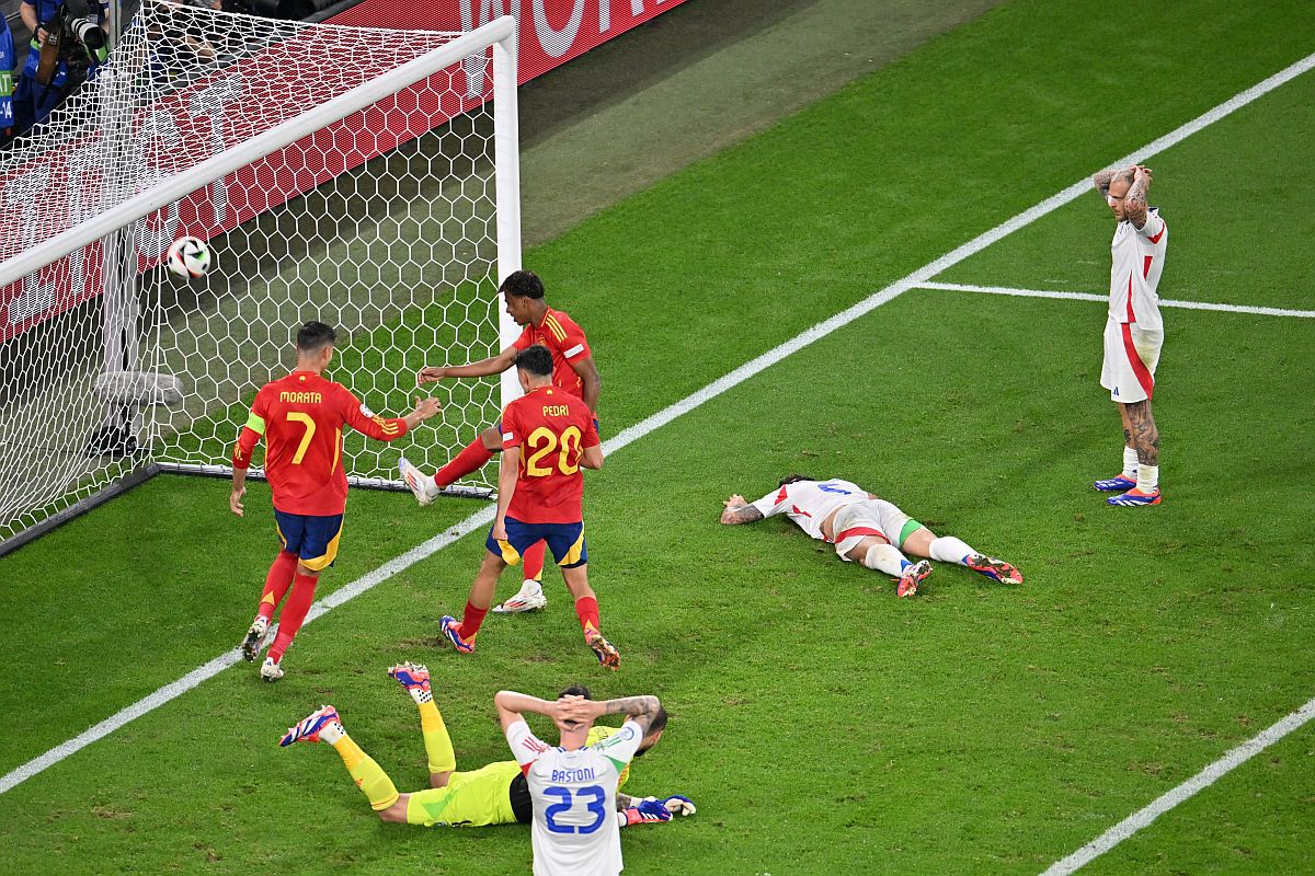 Spania zburdă spre „optimi”! » Campioana Europei a fost „asfaltată” de Furia Roja. Santo Donnarumma a evitat dezastrul