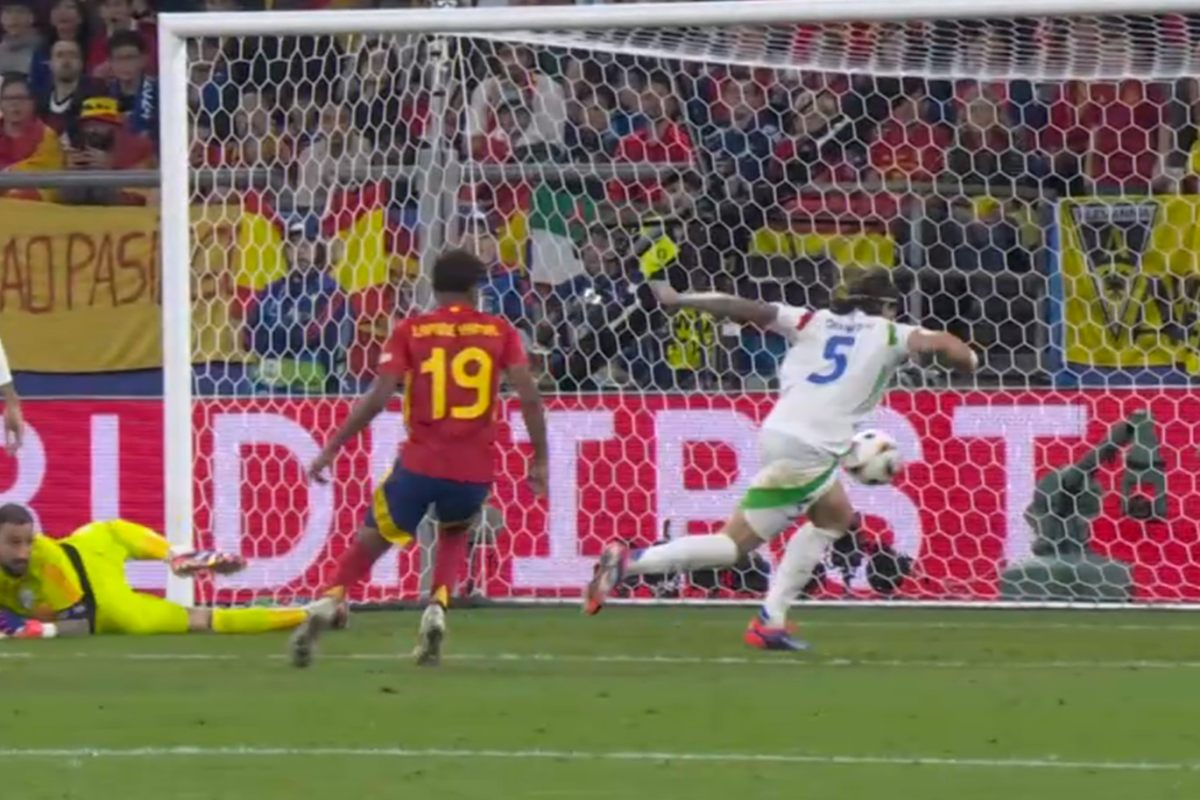 Execuția caraghioasă care a decis Spania - Italia » Număr IMENS de autogoluri în doar 18 meciuri la Euro