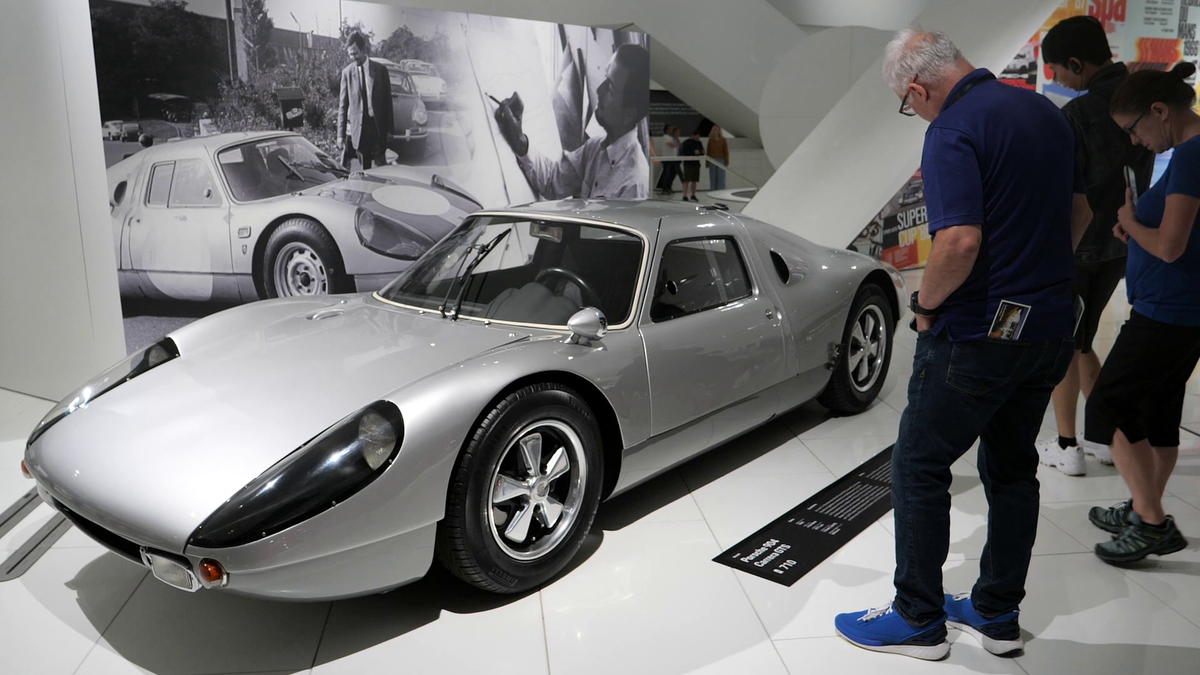 GSP.RO a intrat în culisele celui mai spectaculos muzeu auto din lume » O oră petrecută la Porsche, în Germania