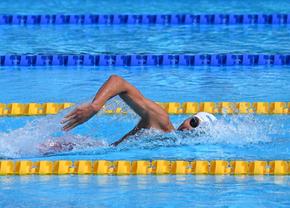 David Popovici s-a calificat cu cel mai bun timp în finala la 200 m liber la Campionatele Europene de la Belgrad
