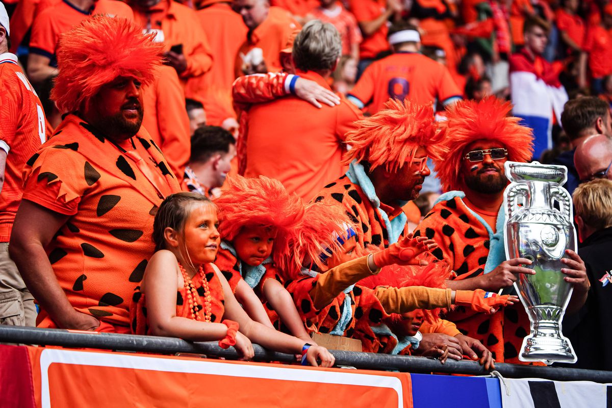 Ruud Gullit, în centrul unei controverse la Euro 2024 » Imaginile surprinse la Olanda - Polonia
