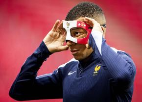 „Zorro” al Franței » Kylian Mbappe va purta o mască specială la Euro, după ce și-a spart nasul